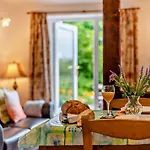 1 Bed In Holmrook Oc-94530 Hébergement de vacances