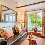1 Bed In Holmrook Oc-94530 Hébergement de vacances