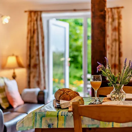 1 Bed In Holmrook Oc-94530 Casa de Férias